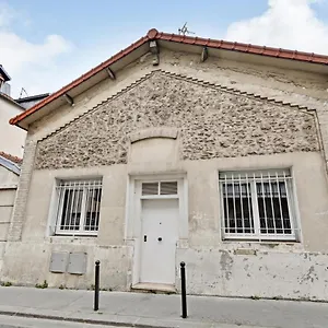  Apartment Pick A Flat's In La Chapelle - Impasse Du Cure